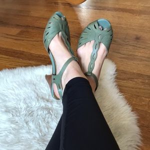 Seychelles turquoise leather peep toe heels
